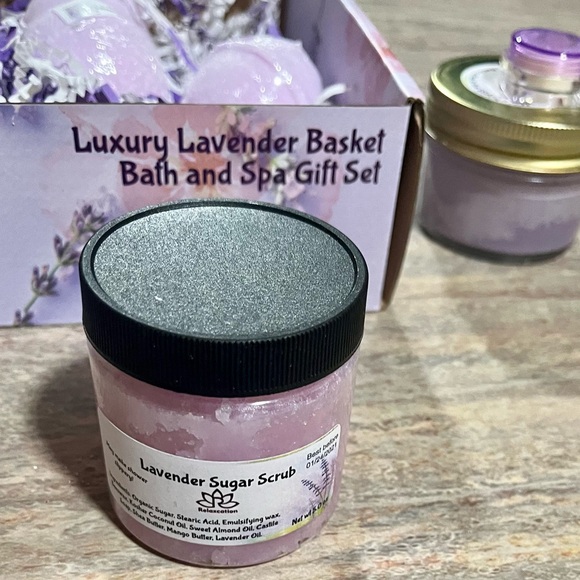 New Relaxcation Luxury Lavender bath and spa gift set - Picture 12 of 16